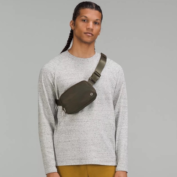 Lululemon Everywhere Belt Bag Camo Crossbody Sling Bag Nwt - Picture 6 of 6